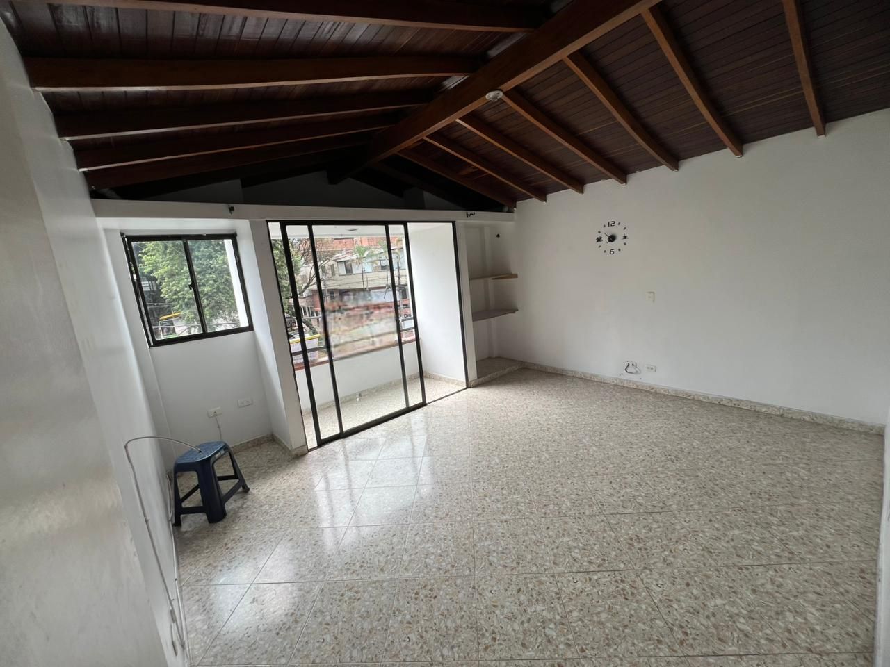 Apartamento en arriendo Antioquia Envigado Obrero 80 m2 Habitaciones 3 Baños 1 Garajes 0 Precio $1500000