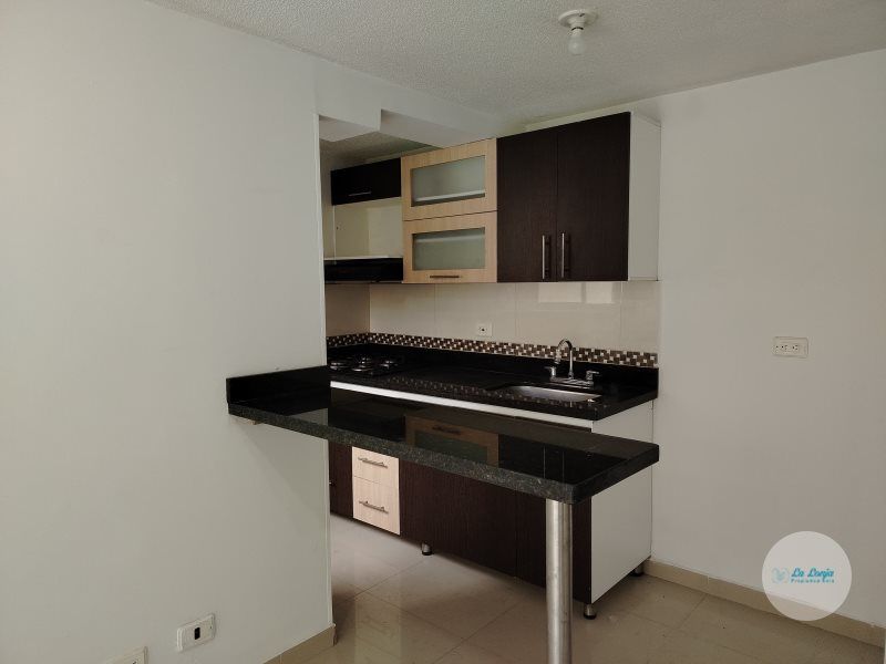 Apartamento en arriendo Antioquia Medellín Altavista 60 m2 Habitaciones 3 Baños 2 Garajes 0 Precio $2500000