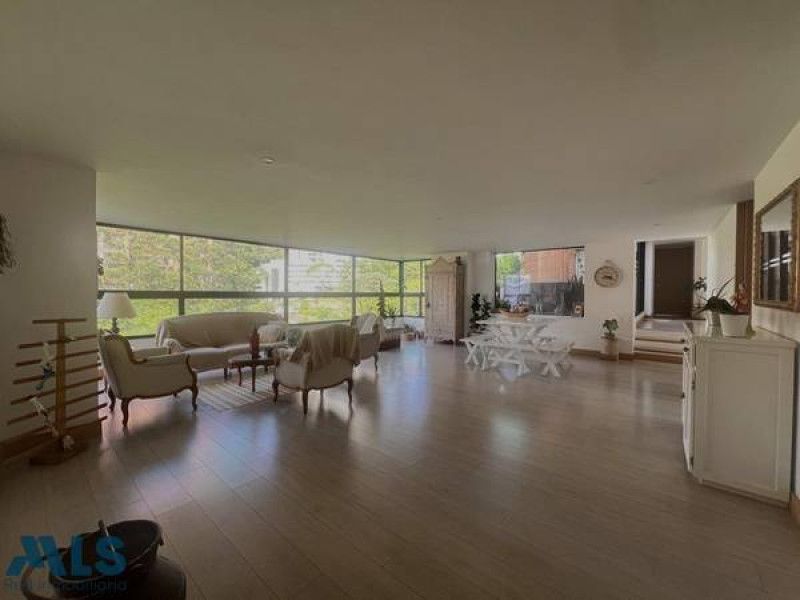 Apartamento en venta Antioquia Medellín Los Balsos No1 214 m2 Habitaciones 4 Baños 4 Garajes 2 Precio $2300000000