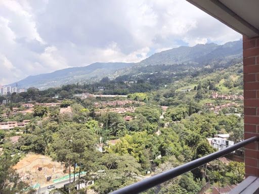 Apartamento en arriendo Antioquia Envigado El Chocho 90 m2 Habitaciones 3 Baños 2 Garajes 2 Precio $5200000