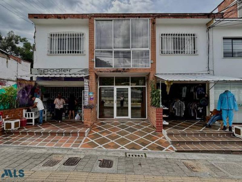 Casa en venta Antioquia Medellín Los Alpes 470 m2 Habitaciones 7 Baños 6 Garajes 1 Precio $1800000000