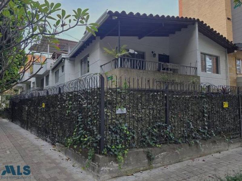 Casa en venta Antioquia Medellín El Nogal- Los Almendros 350 m2 Habitaciones 8 Baños 6 Garajes 1 Precio $1530000000