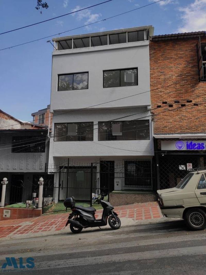 Casa en venta Antioquia Medellín La Gloria 360 m2 Habitaciones 7 Baños 8 Garajes 1 Precio $890000000