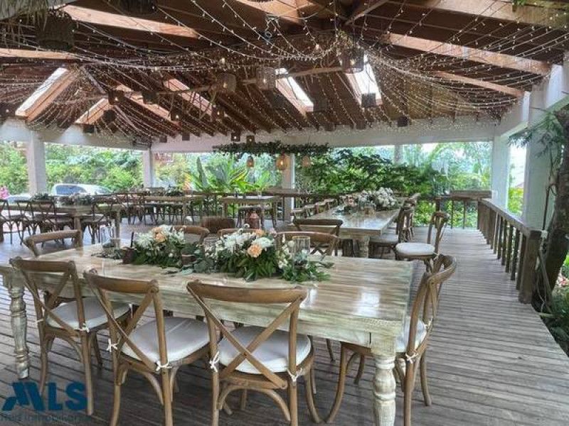 Casa en venta Antioquia Medellín San Benito 550 m2 Habitaciones 10 Baños 10 Garajes 10 Precio $4500000000