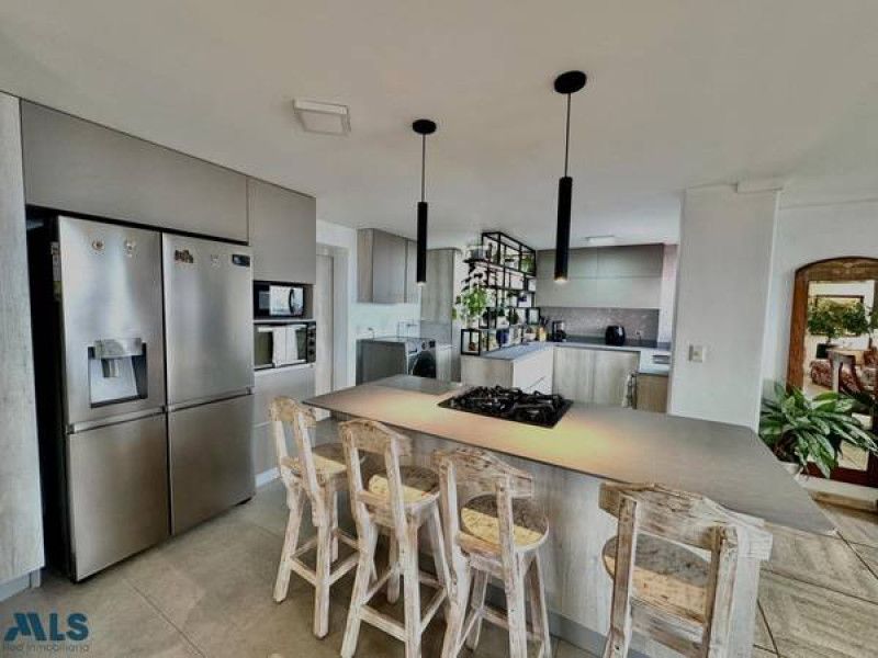 Apartamento en venta Antioquia Medellín Las Lomas No1 254 m2 Habitaciones 3 Baños 5 Garajes 3 Precio $1290000000