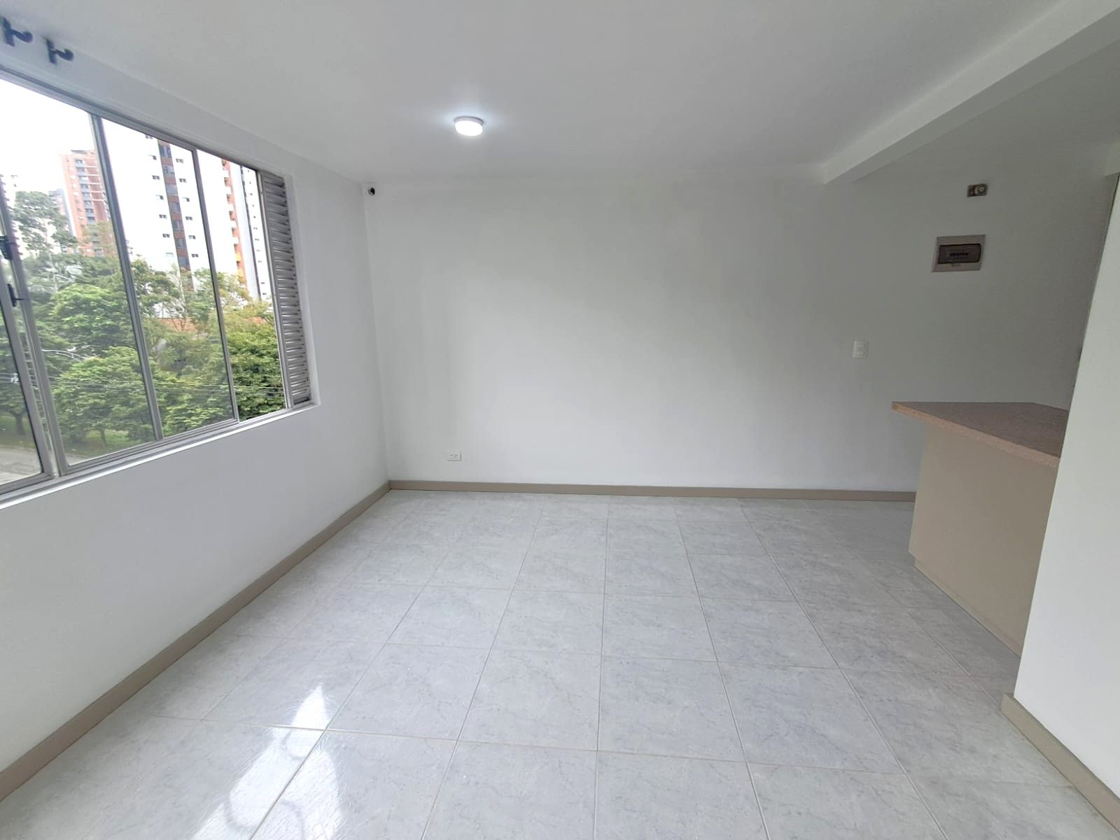 Apartamento en arriendo Antioquia Medellín Loma De Los Bernal 47 m2 Habitaciones 2 Baños 1 Garajes 1 Precio $2300000