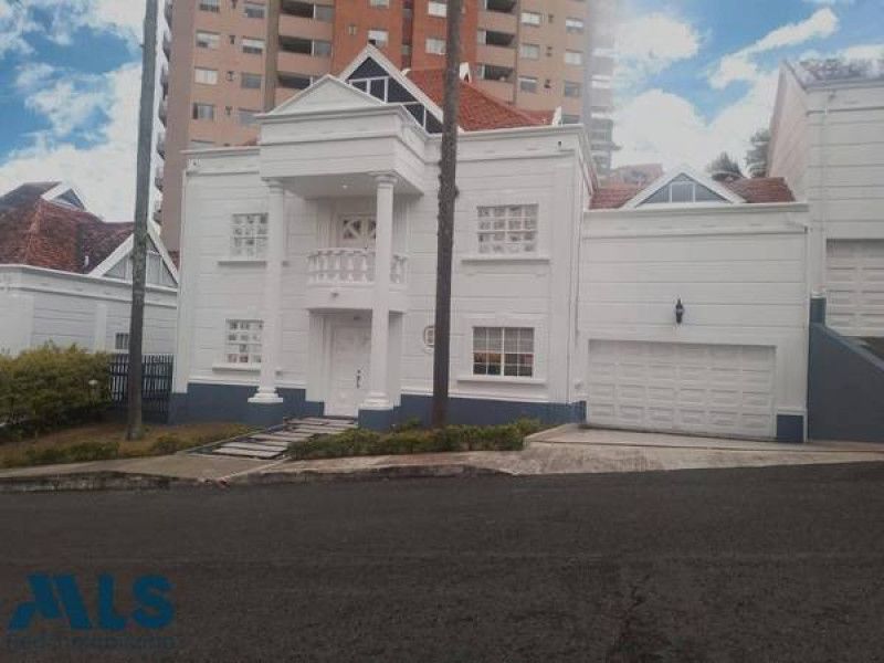Casa en venta Antioquia Medellín Los Naranjos 375 m2 Habitaciones 4 Baños 5 Garajes 3 Precio $3800000000