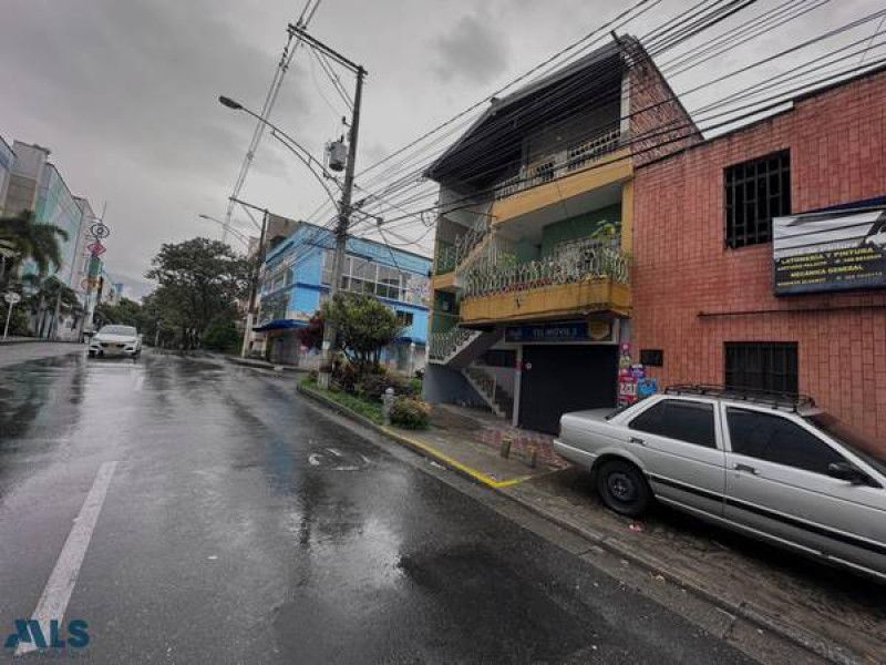 Casa en venta Antioquia Medellín Belen 230 m2 Habitaciones 6 Baños 5 Garajes 0 Precio $930000000