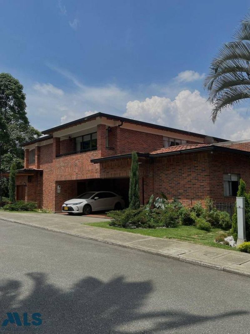 Casa en venta Antioquia Medellín Altos Del Poblado 697 m2 Habitaciones 6 Baños 5 Garajes 3 Precio $4500000000