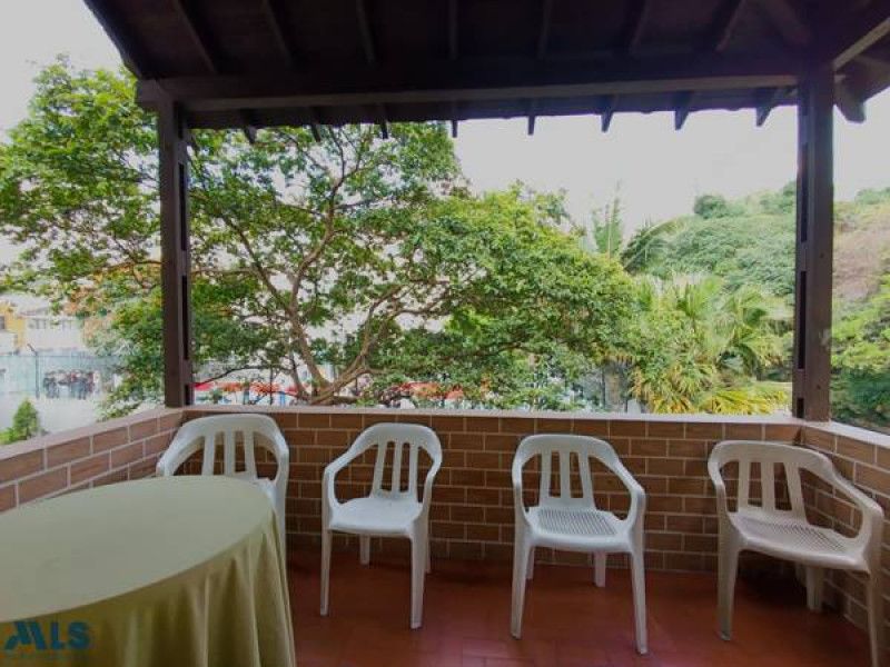 Apartamento en venta Antioquia Medellín Santa Lucia 164 m2 Habitaciones 5 Baños 3 Garajes 0 Precio $700000000