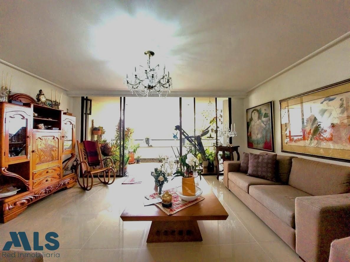 Apartamento en venta Antioquia Medellín Villa Carlota 240 m2 Habitaciones 4 Baños 3 Garajes 3 Precio $1300000000
