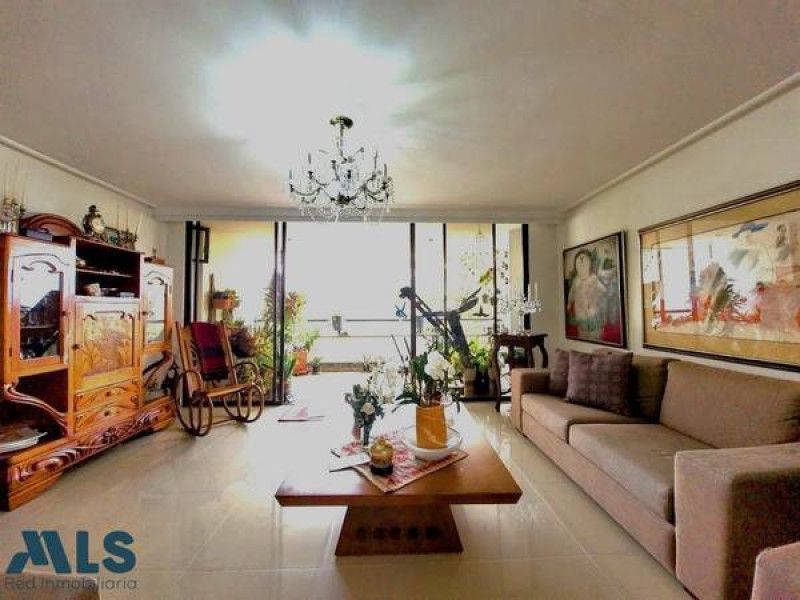 Apartamento en venta Antioquia Medellín Villa Carlota 240 m2 Habitaciones 4 Baños 3 Garajes 3 Precio $1300000000