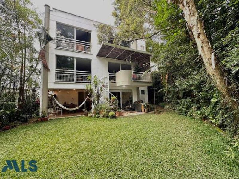 Casa en venta Antioquia Medellín San Lucas 261 m2 Habitaciones 3 Baños 3 Garajes 2 Precio $1600000000