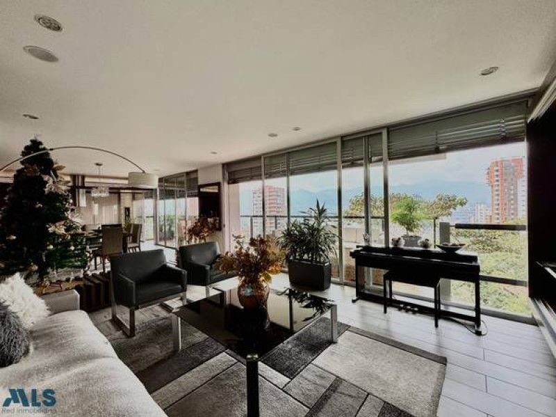 Apartamento en venta Antioquia Medellín Alejandria 253 m2 Habitaciones 3 Baños 4 Garajes 3 Precio $2300000000