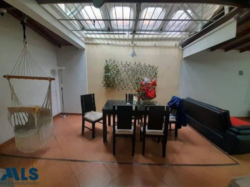 Casa en venta Antioquia Medellín San Miguel 175 m2 Habitaciones 5 Baños 3 Garajes 1 Precio $640000000