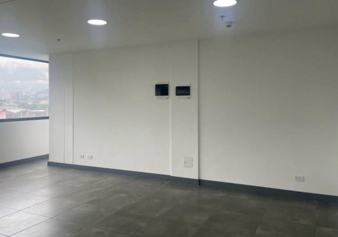 Oficina en arriendo Antioquia Medellín Urbanizacion Santa Maria De Oviedo 78 m2 Habitaciones 0 Baños 2 Garajes 0 Precio $6700000