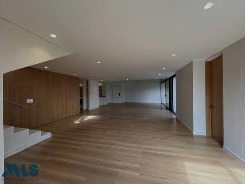 Apartamento en venta Antioquia Medellín La Florida 320 m2 Habitaciones 3 Baños 3 Garajes 5 Precio $2950000000