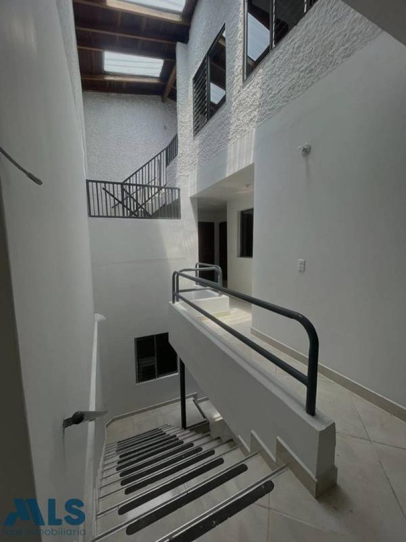 Casa en venta Antioquia Medellín El Chagualo 330 m2 Habitaciones 6 Baños 4 Garajes 2 Precio $1000000000
