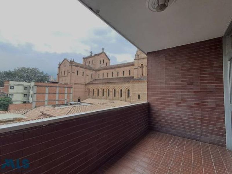 Apartamento en venta Antioquia Medellín Villanueva 214 m2 Habitaciones 5 Baños 4 Garajes 1 Precio $420000000