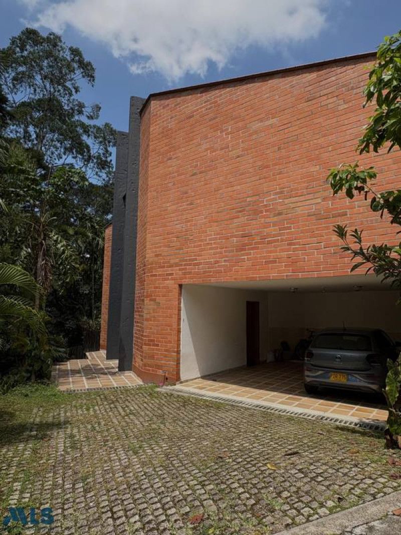 Casa en venta Antioquia Medellín El Tesoro 344 m2 Habitaciones 4 Baños 4 Garajes 2 Precio $1990000000