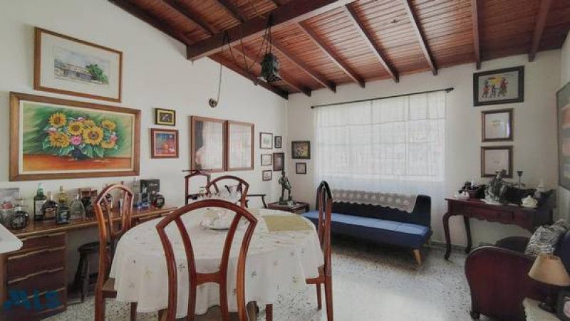 Casa en venta Antioquia Medellín Cuarta Brigada 156 m2 Habitaciones 6 Baños 4 Garajes 1 Precio $1800000000