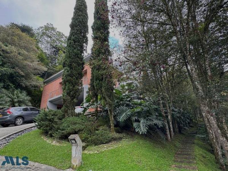 Casa en venta Antioquia Medellín Los Balsos No1 402 m2 Habitaciones 3 Baños 4 Garajes 2 Precio $2900000000