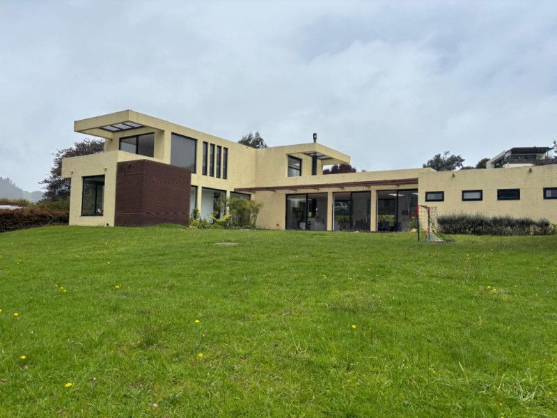 Casa en venta Cundinamarca La Calera La Calera 400 m2 Habitaciones 4 Baños 5 Garajes 4 Precio $2380000000