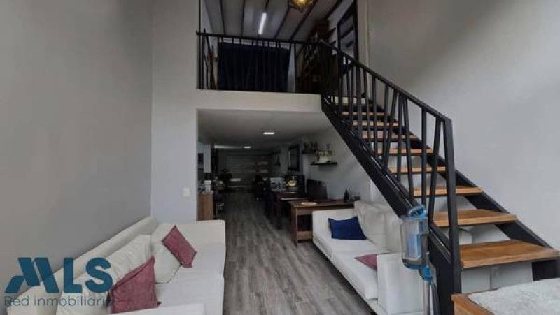 Inmuebles en Remate Casa en venta Antioquia Medellín La Palma 261 m2 Habitaciones 8 Baños 4 Garajes 5 Precio $1500000000