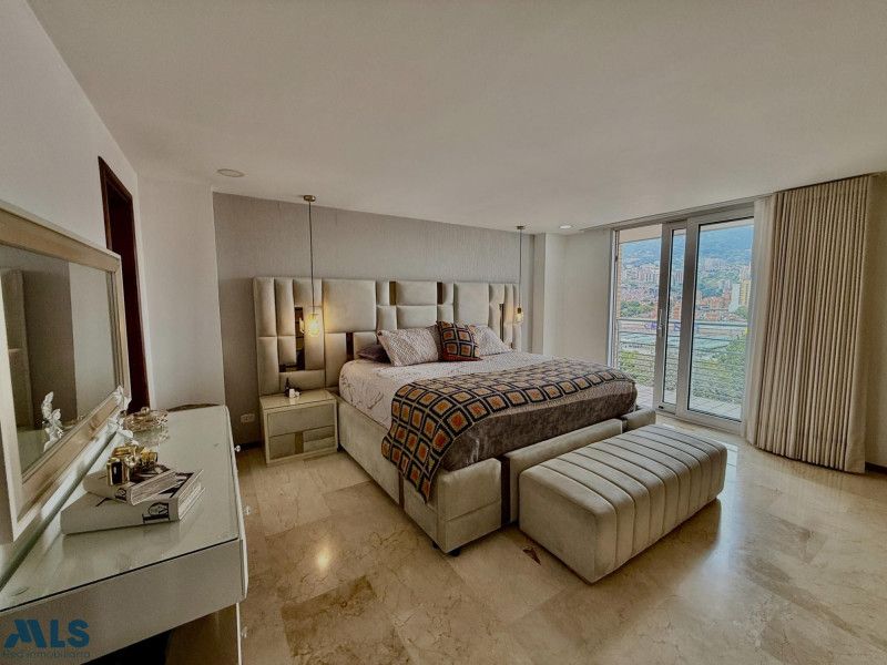 Apartamento en venta Antioquia Medellín Las Acacias 246 m2 Habitaciones 4 Baños 4 Garajes 2 Precio $2250000000