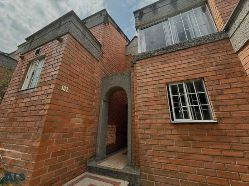 Casa en venta Antioquia Medellín Castropol 203 m2 Habitaciones 3 Baños 4 Garajes 2 Precio $950000000