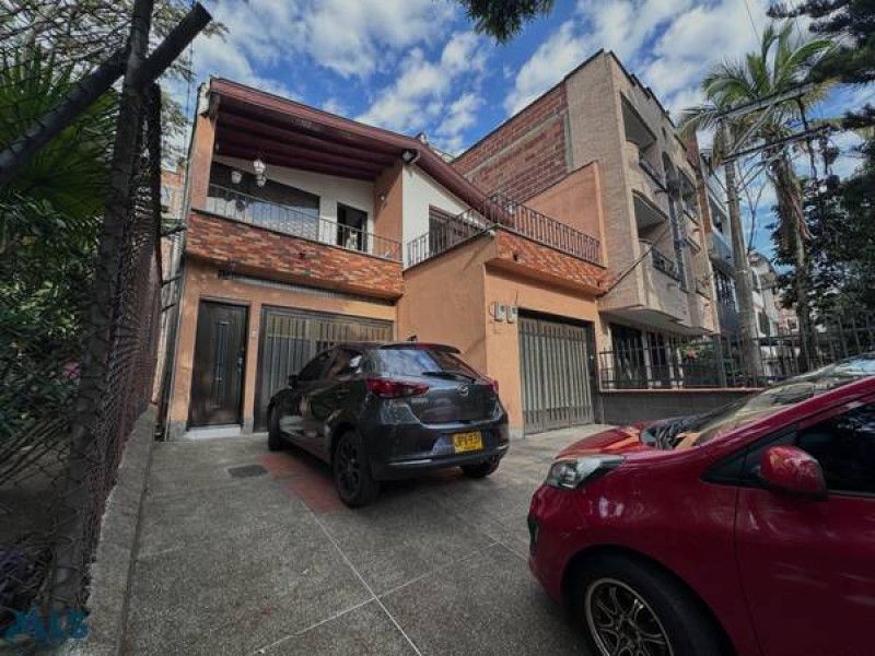 Casa en venta Antioquia Medellín Los Alcazares 256 m2 Habitaciones 5 Baños 4 Garajes 2 Precio $1150000000