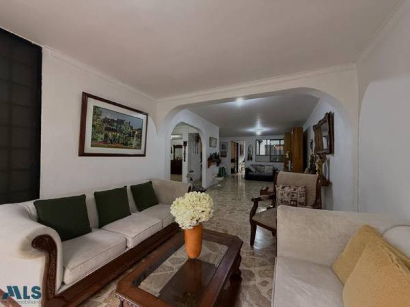Casa en venta Antioquia Medellín Rosales 287 m2 Habitaciones 5 Baños 4 Garajes 2 Precio $1260000000
