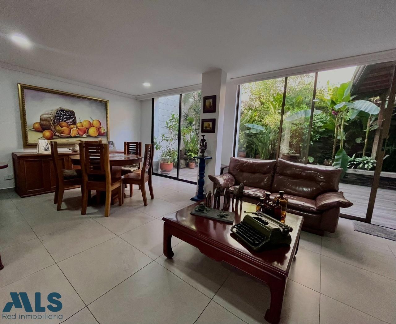 Casa en venta Antioquia Medellín San Lucas 165 m2 Habitaciones 3 Baños 2 Garajes 2 Precio $1090000000
