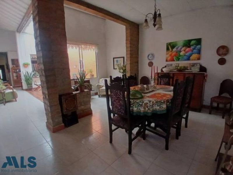 Casa en venta Antioquia Medellín El Nogal- Los Almendros 316 m2 Habitaciones 7 Baños 2 Garajes 1 Precio $1250000000
