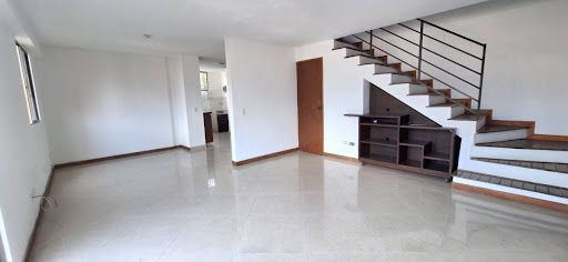 Apartamento en arriendo Antioquia Medellín Loma De Los Bernal 91 m2 Habitaciones 3 Baños 3 Garajes 1 Precio $2950000