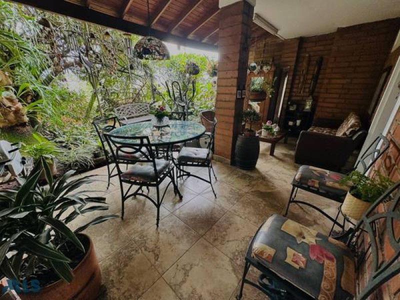 Casa en venta Antioquia Medellín El Diamante No2 220 m2 Habitaciones 5 Baños 2 Garajes 2 Precio $998000000