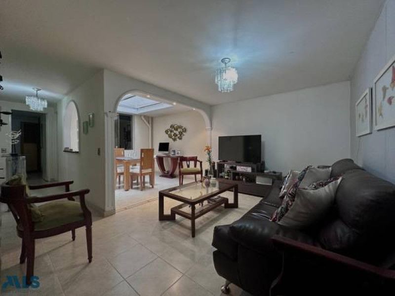 Casa en venta Antioquia Medellín Diego Echavarria 90 m2 Habitaciones 2 Baños 2 Garajes 1 Precio $420000000