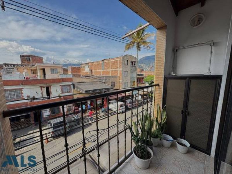 Apartamento en venta Antioquia Medellín Cristo Rey 105 m2 Habitaciones 4 Baños 2 Garajes 0 Precio $350000000