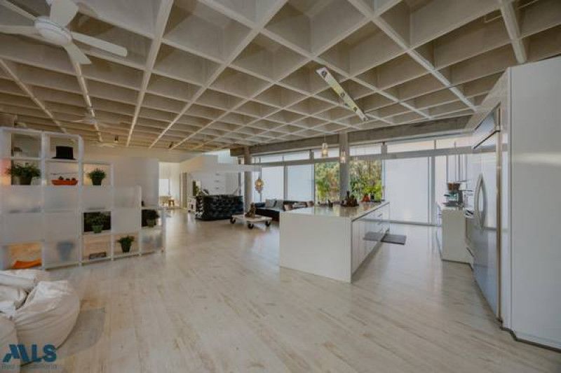 Apartamento en venta Antioquia Medellín El Poblado 260 m2 Habitaciones 1 Baños 2 Garajes 2 Precio $2400000000