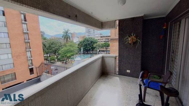 Apartamento en venta Antioquia Medellín Villanueva 174 m2 Habitaciones 3 Baños 2 Garajes 1 Precio $500000000