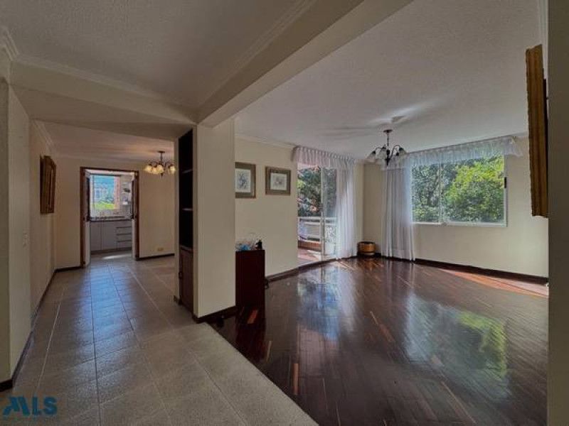 Apartamento en venta Antioquia Medellín Los Conquistadores 140 m2 Habitaciones 3 Baños 2 Garajes 2 Precio $790000000