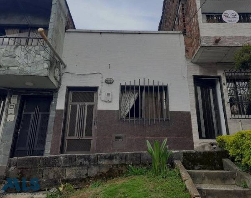 Casa en venta Antioquia Medellín Berlin 120 m2 Habitaciones 4 Baños 1 Garajes 0 Precio $590000000