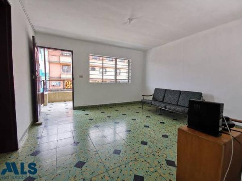 Casa en venta Antioquia Medellín Los Colores 275 m2 Habitaciones 7 Baños 2 Garajes 0 Precio $460000000