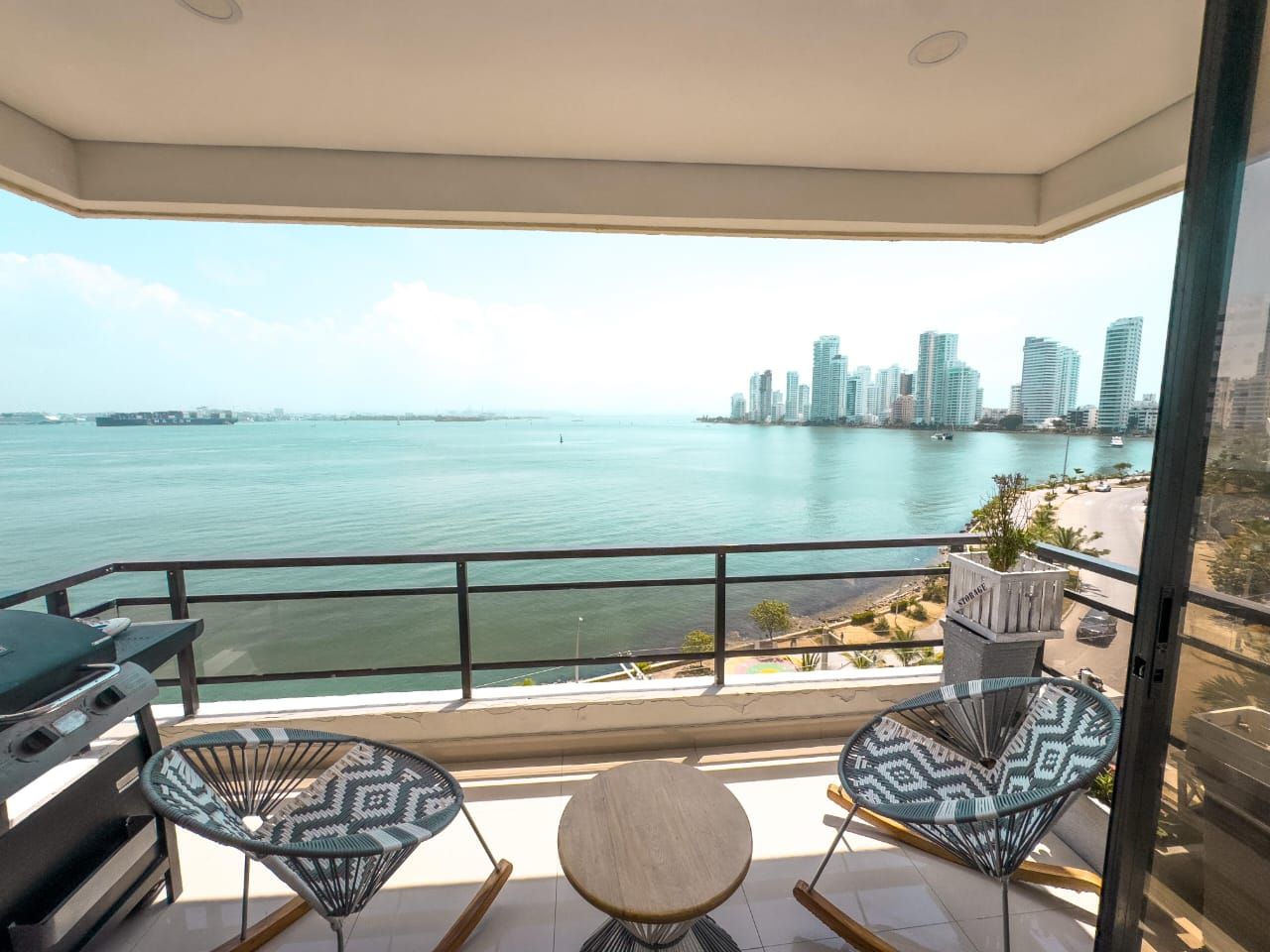 Apartamento en arriendo o venta Bolívar Cartagena Boca Grande 140 m2 Habitaciones 4 Baños 5 Garajes 1 Precio venta $1100000000 Precio arriendo $7000000