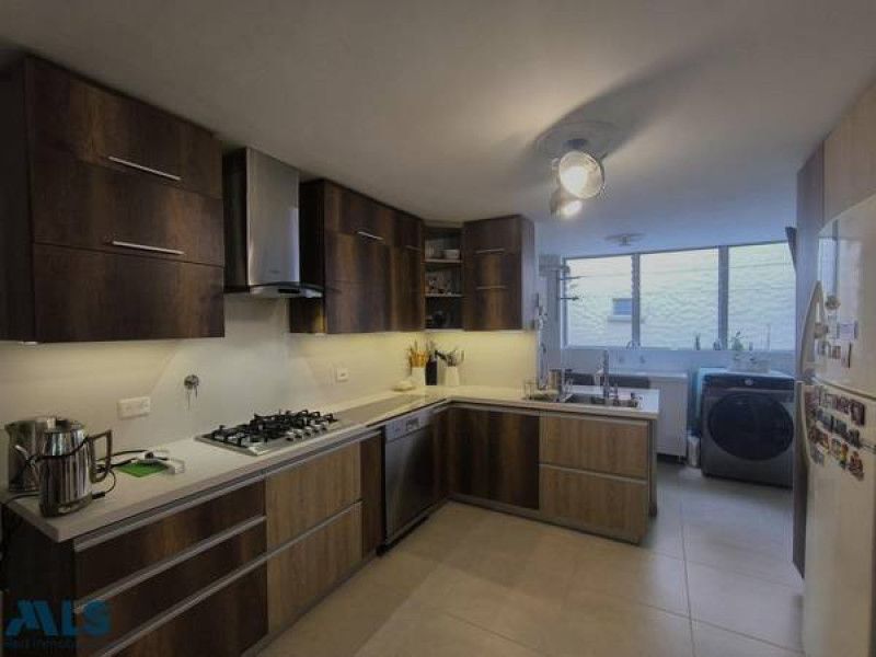 Apartamento en venta Antioquia Medellín Laureles 161 m2 Habitaciones 3 Baños 2 Garajes 6 Precio $820000000