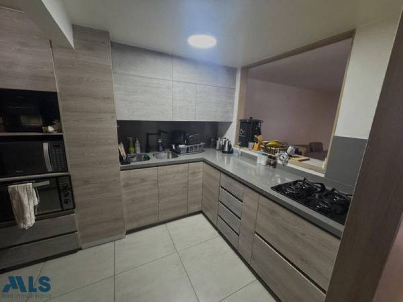 Casa en venta Antioquia Medellín Loma De Los Bernal 112 m2 Habitaciones 3 Baños 2 Garajes 2 Precio $760000000