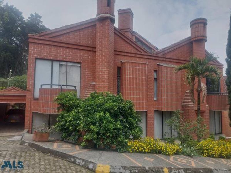 Casa en venta Antioquia Medellín Altos Del Poblado 255 m2 Habitaciones 3 Baños 2 Garajes 2 Precio $1900000000