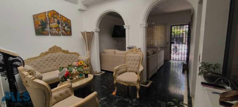 Casa en venta Antioquia Medellín San Bernardo 115 m2 Habitaciones 3 Baños 2 Garajes 1 Precio $560000000