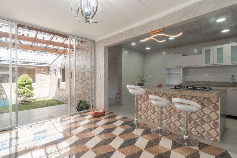 Casa en arriendo Cundinamarca Bogotá Nuevo Contry 270 m2 Habitaciones 4 Baños 4 Garajes 3 Precio $7200000