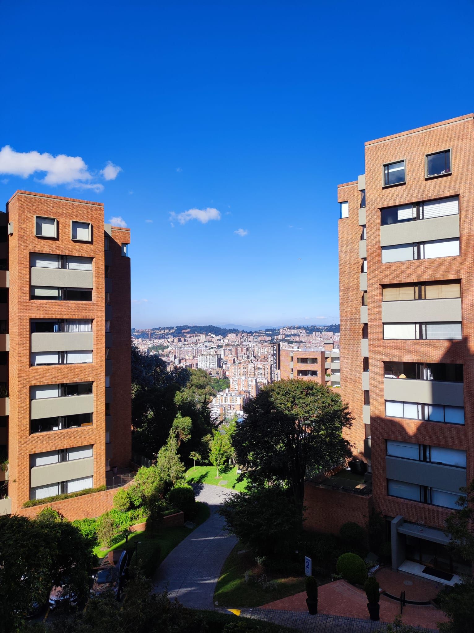 Apartamento en arriendo Cundinamarca Bogotá Sierras Del Moral 220 m2 Habitaciones 3 Baños 5 Garajes 2 Precio $11680000